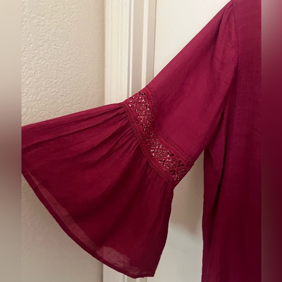 Counterparts Burgundy Women's Top - Picture 3 of 4